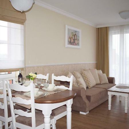 Appartamento Kolobrzeg Apartament 2 Pokojowy Bursztynowe Esterno foto