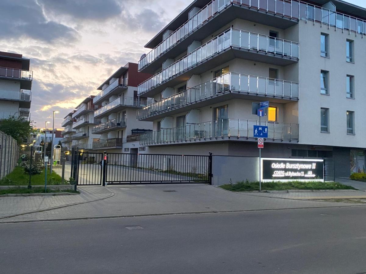 Appartamento Kolobrzeg Apartament 2 Pokojowy Bursztynowe Esterno foto