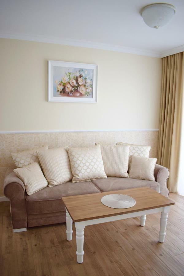 Appartamento Kolobrzeg Apartament 2 Pokojowy Bursztynowe Esterno foto