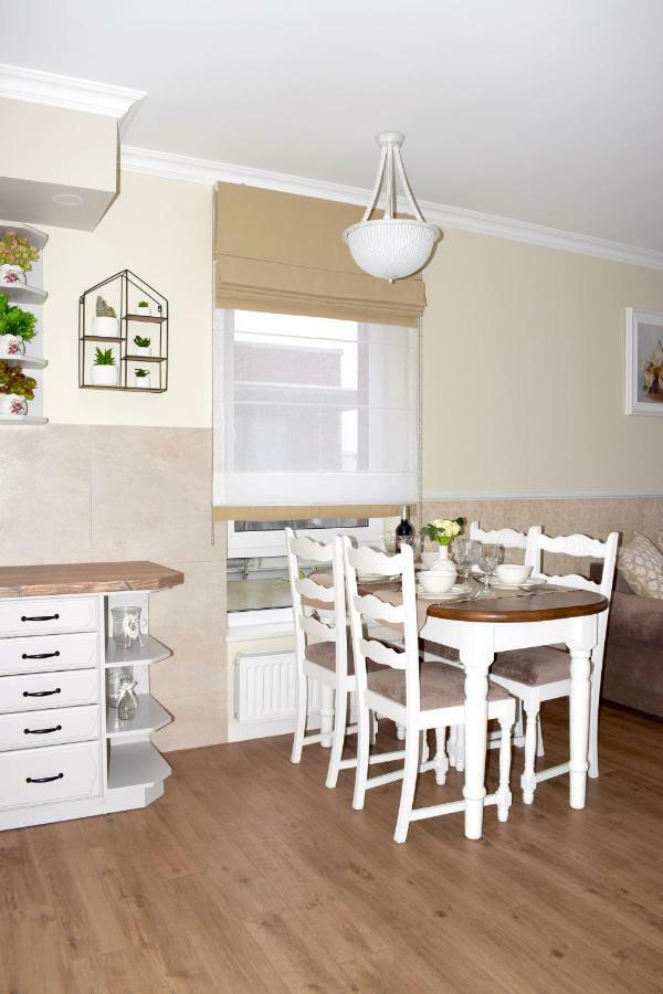 Appartamento Kolobrzeg Apartament 2 Pokojowy Bursztynowe Esterno foto