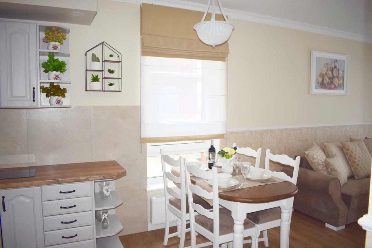 Appartamento Kolobrzeg Apartament 2 Pokojowy Bursztynowe Esterno foto