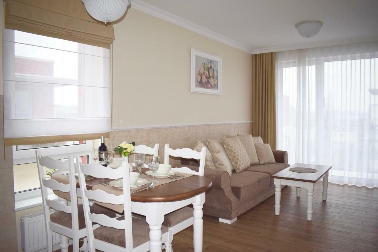 Appartamento Kolobrzeg Apartament 2 Pokojowy Bursztynowe Esterno foto