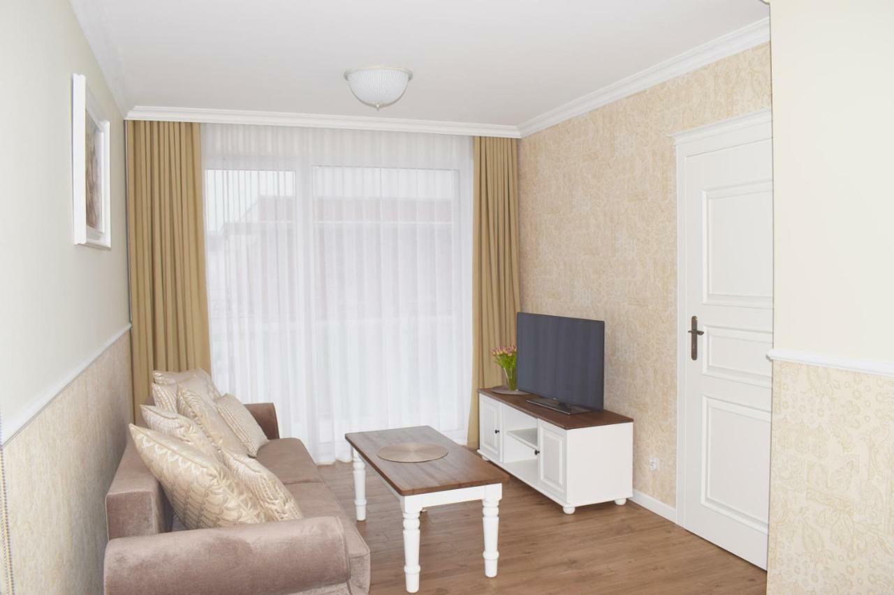 Appartamento Kolobrzeg Apartament 2 Pokojowy Bursztynowe Esterno foto