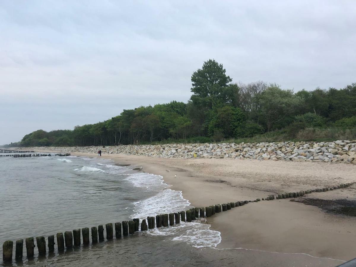 Appartamento Kolobrzeg Apartament 2 Pokojowy Bursztynowe Esterno foto